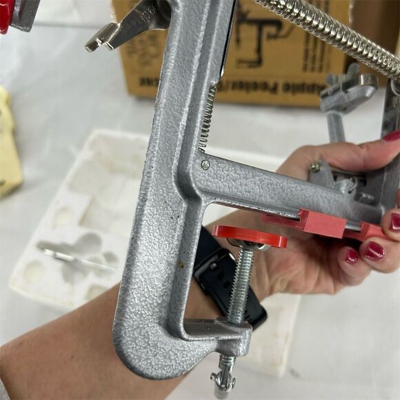 Pampered Chef Apple Peeler Corer Slicer with Box & Instructions - Picture 9 of 15